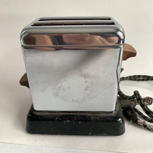 Vintage Dominion Model #1106 Chrome Silver Toaster Wooden Handles - Picture 4 of 7